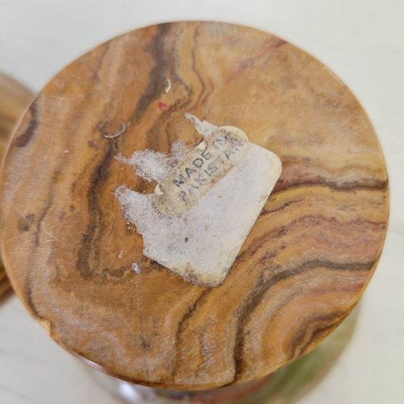 Swirled Onyx Marble Polished Stone Candlestick Holders Carved in Pakistan - Picture 7 of 11
